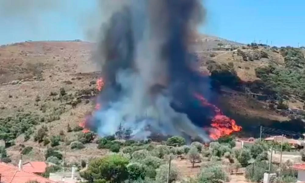 Νέα φωτιά ξέσπασε κοντά σε οικισμό στην Κερατέα - Κοντά σε σπίτια οι φλόγες, εστάλη 112 για 4 οικισμούς